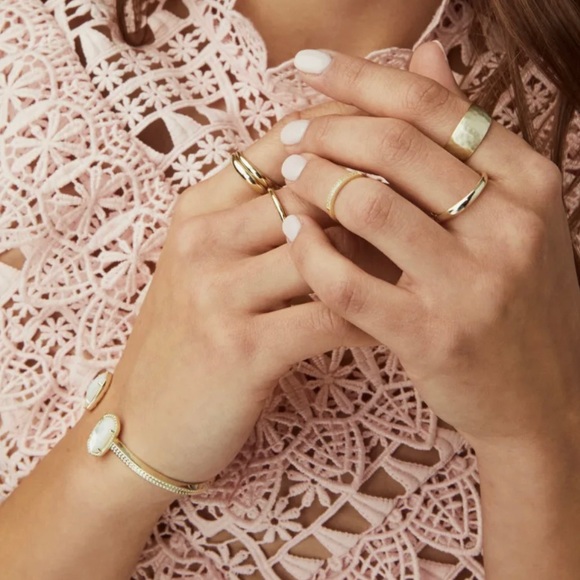 NWT Kendra Scott Elton Silver Cuff Bracelet in Black Opaque Glass - Picture 6 of 9